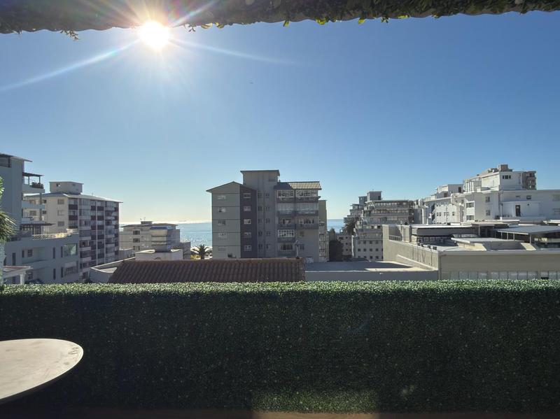 2 Bedroom Property for Sale in Sea Point Western Cape